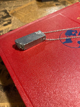 Load image into Gallery viewer, Silversmith Druzy Qtz On Stainless Cable Chain

